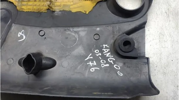 Кришка двигуна декоративна 8200791916 Renault (RVI)