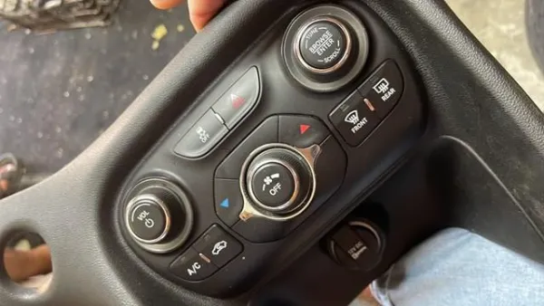  05091141AE Chrysler