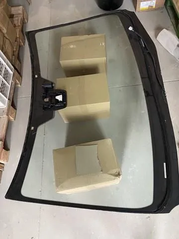 Лобове скло 561013Y935 Toyota
