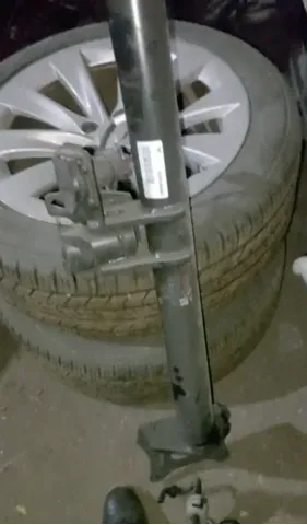  102758100D Tesla