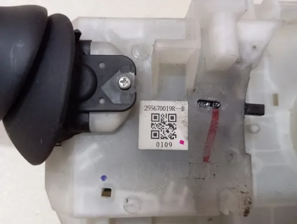 Підрульовий перемикач 255670019R Renault (RVI)