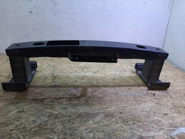 Кронштейн бампера переднього CK5217K898AA Land Rover
