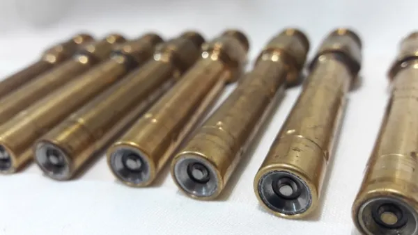 Паливні форсунки 437502047 Bosch