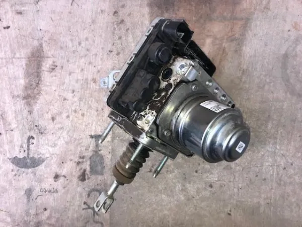Головний гальмівний циліндр LX6Z2005S Ford