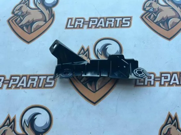 Кронштейн бампера переднього, правий LR099404 Land Rover