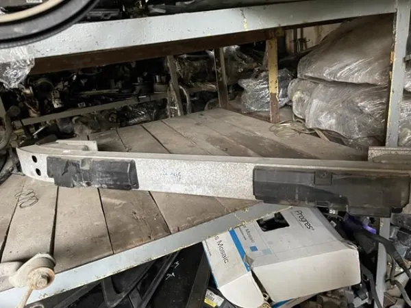 Підсилювач заднього бампера 5202350080 Toyota