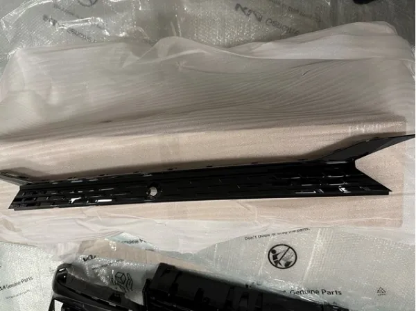 Решітка радіатора 86351CV210 Hyundai/Kia