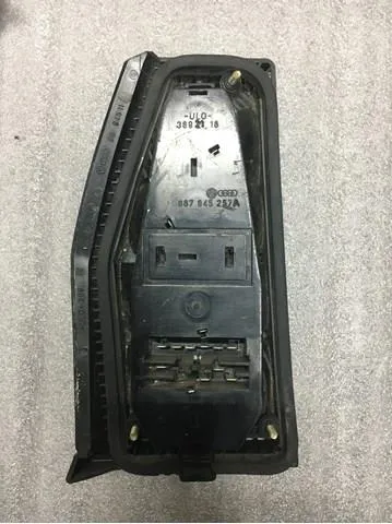 Задня права фара Volkswagen Polo II