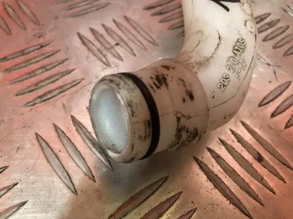 Горловина бачка омивача 7203270 BMW