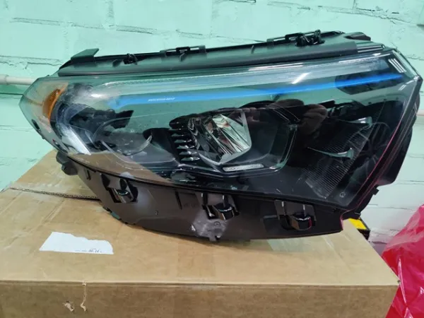 Фара права A2439065600 Mercedes