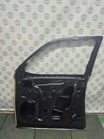 Двері праві передні 6700160960 Toyota