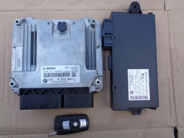 Електронний блок керування двигуном 8512047 BMW