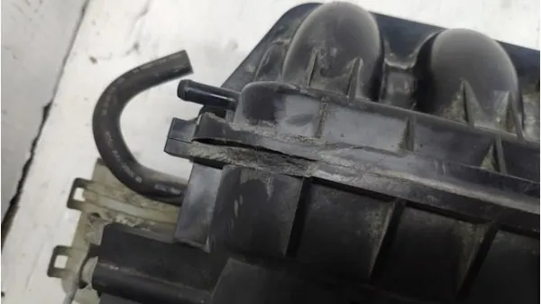 Впускний колектор 1542A080 Mitsubishi
