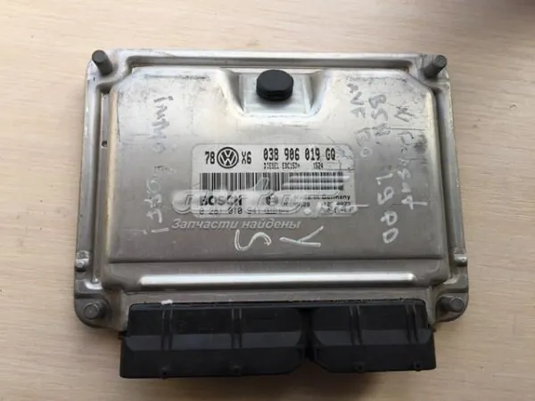 Електронний блок керування двигуном 038906019CQ VAG