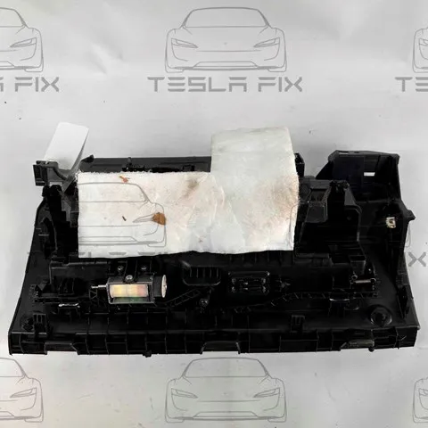 Ящик для рукавичок (бардачок) 108334000H Tesla