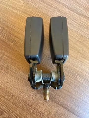  DG9Z5460044AD Ford