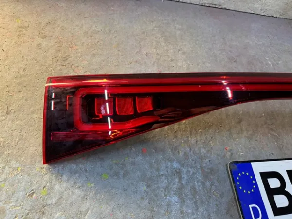 Ліхтар кришки багажника A2439064100 Mercedes
