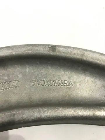 Важіль передньої підвіски нижній, лівий 8W0407695A VAG