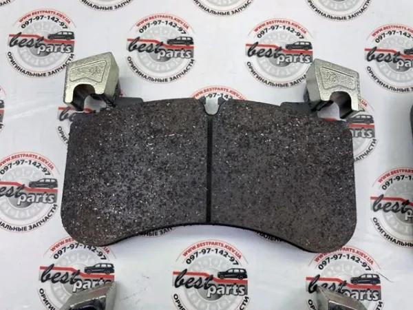 Передні тормозні колодки LR157174 Land Rover