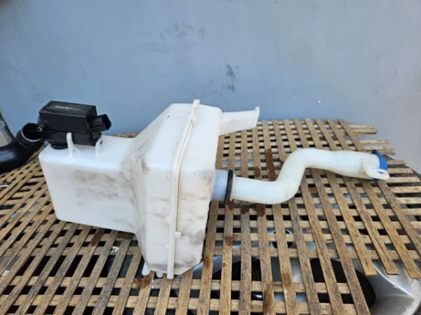 Бачок омивача 986101C501 Hyundai/Kia