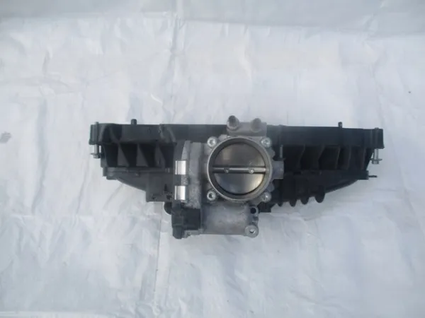 Впускний колектор LR091533 Land Rover