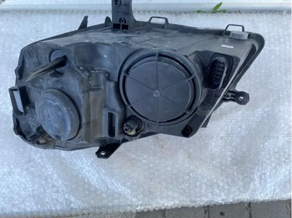 Фара передня права VAG 6Q1941008AT ціна, від 80.68 USD