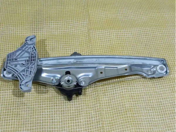  82402GI010 Hyundai/Kia