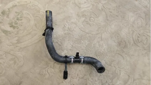  1657725040 Toyota