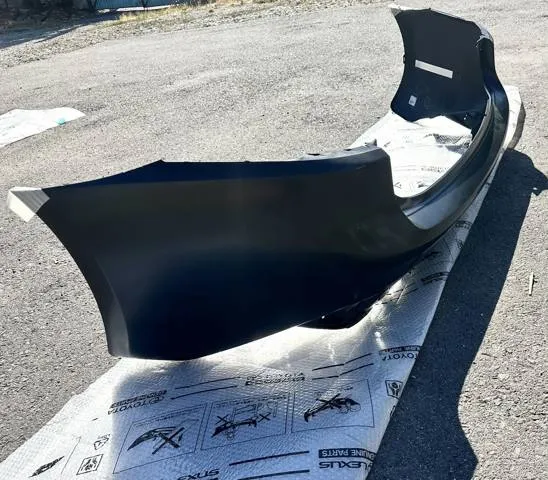 Задній бампер 5215953950 Toyota