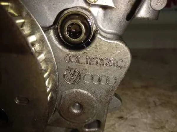 Масляний насос 03L115105C VAG