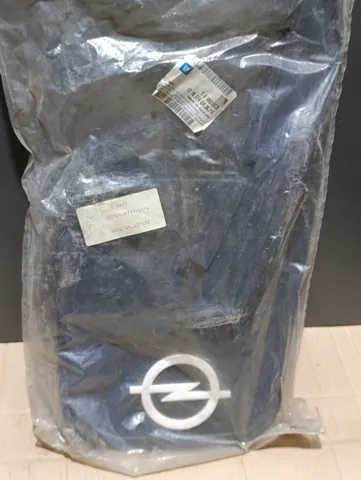 Бризковики задні Opel Kadett E