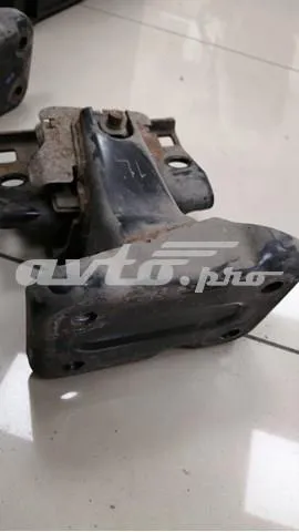 Кронштейн подушки (опори) двигуна, лівої 112331LA0A Nissan/Infiniti