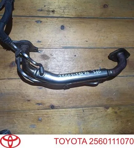 Патрубок системи рециркуляції ОГ EGR 2560111070 Toyota