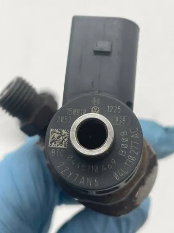 Паливні форсунки 04L130277C VAG