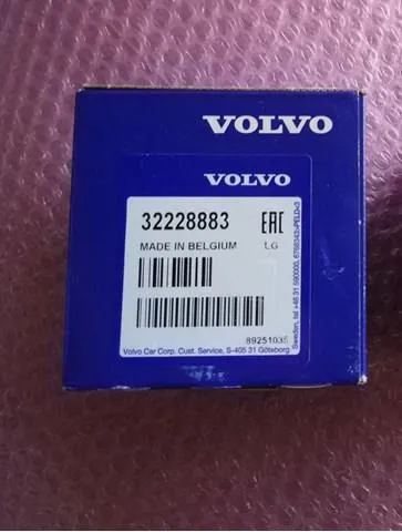 Фара протитуманна, ліва 32228883 Volvo