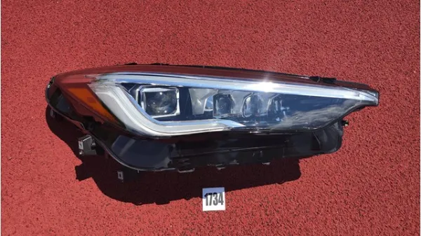 Фара права 260105NA1A Nissan/Infiniti