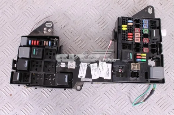 Блок запобіжників C2Z26960 Jaguar