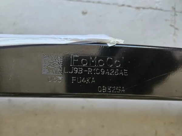 Підсилювач бампера переднього LJ9Z17757A Ford