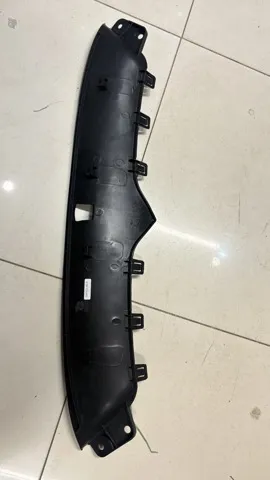Накладка (рамка) решітки радіатора 104702100E Tesla