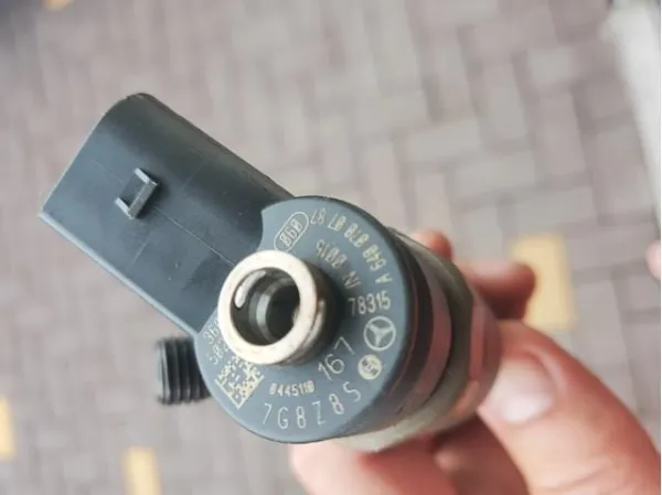 Паливні форсунки 0445110167 Bosch