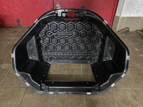  1005896 Tesla