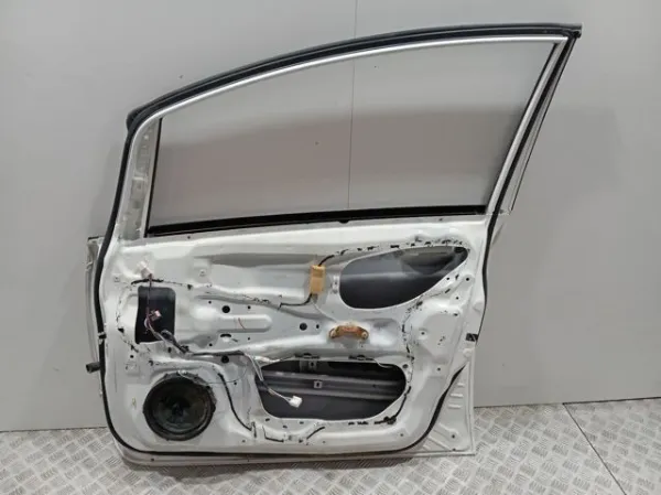 Двері праві передні 1607868880 Peugeot/Citroen
