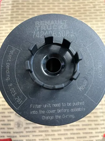Масляний фільтр 7424063073 Renault (RVI)