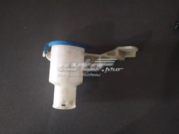 Горловина бачка омивача LR079194 Land Rover