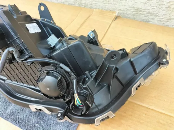 Фара ліва 811500R162 Toyota