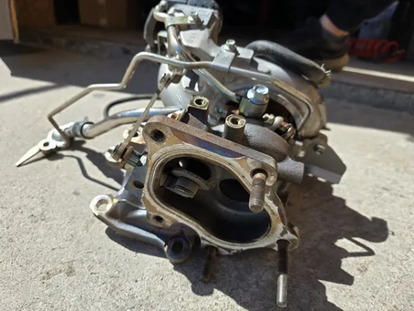  PY8V13700B Mazda