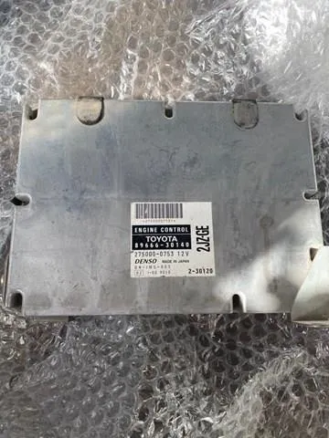 Електронний блок керування двигуном 8966630140 Toyota