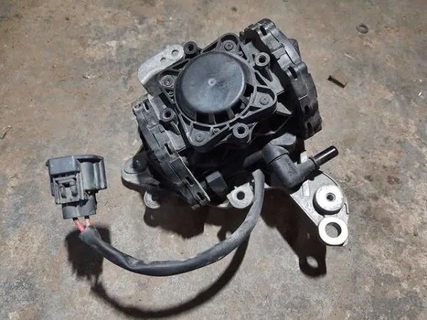 Насос вакуумний Ford DG9Z2A451A