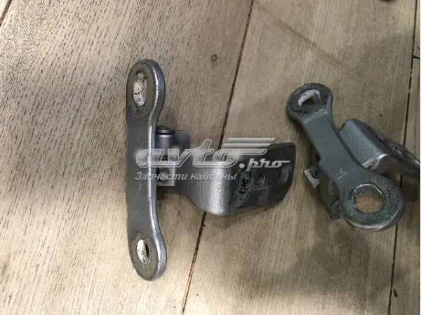 Петля передніх дверей, правої 9228270 General Motors