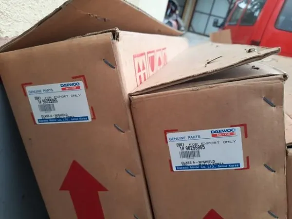 Лобове скло 96255965 General Motors